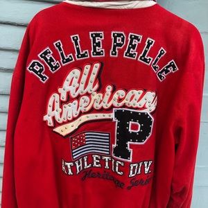 Pelle pelle jacket needs repairs